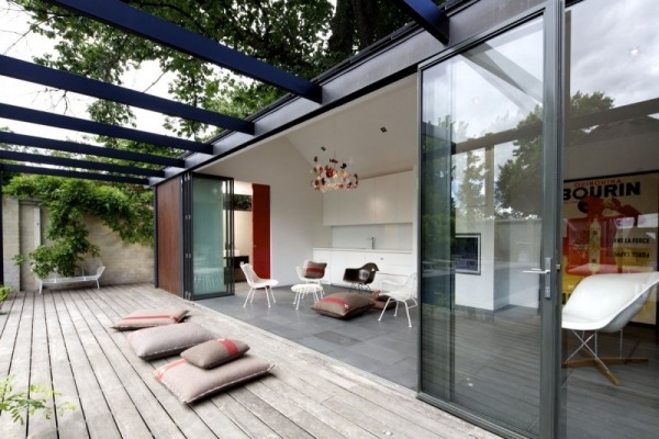 poolhus design trä terrass glasdörrar stålkarm