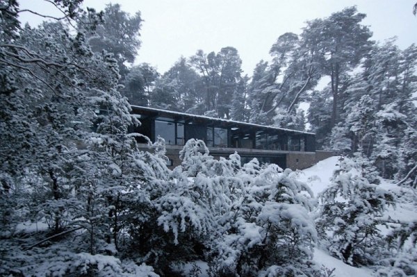 vinterhus i skogen argentinas fasad
