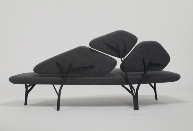 soffa mörkgrå modern möbeldesign av duchaufourlawrance