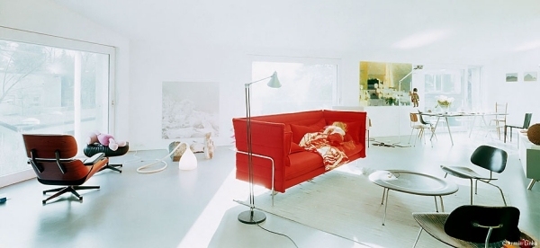 Idéer för rumsdesign-röd soffa-Vitra