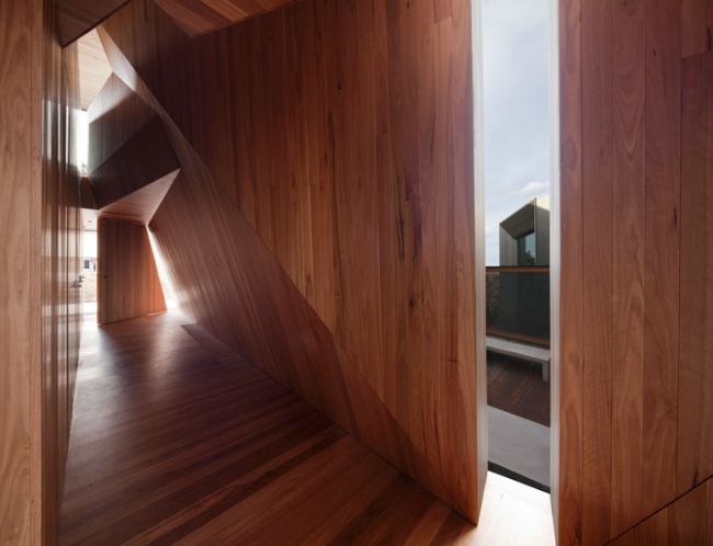 hall design trä asymmetriska linjer John Wardle Architects