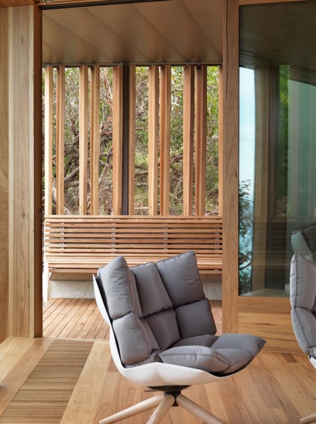 modernt strandhus interiör möbler trä användning