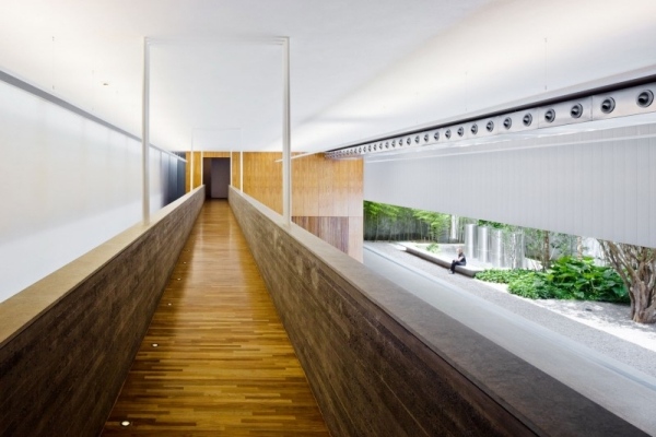 designerstudio med minimalistisk inre korridor