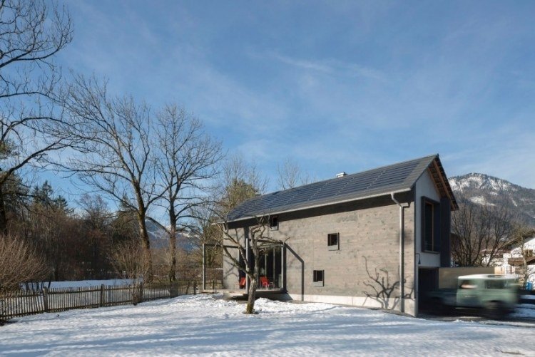 modernt boende -hudarkitekt-hus-bayern-bergen-natur-land-enfamiljshus