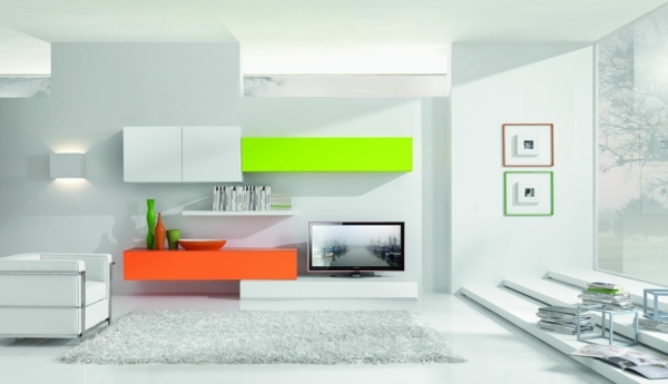 Signal-grön-orange-färg-skåp-moduler-vita-väggar-minimalistisk stil-trappor-framför-fönstret-väggen