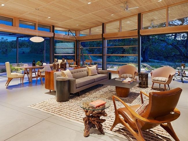 vardagsrumsdesign moderna trä accenter golv till tak fönster
