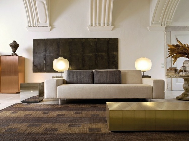 Exempel guld träbord färg soffa modern väggdekoration svart