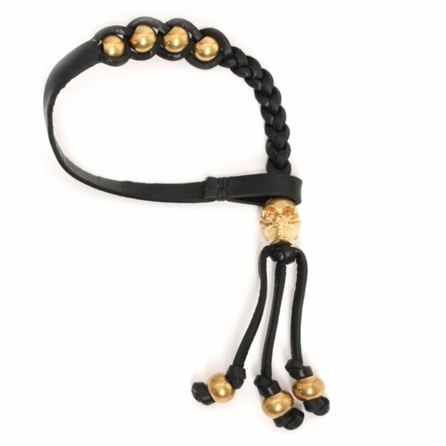 Läder-armband-tillverkat-av-flätat-läder-svart-med-gyllene-element