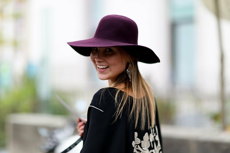 Modetrender-2015-accessoarer-fedora-hatt-kvinnor-lila