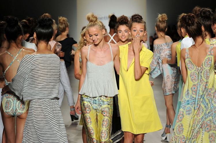 Modetrender för våren 2015-catwalk-fashion-gul