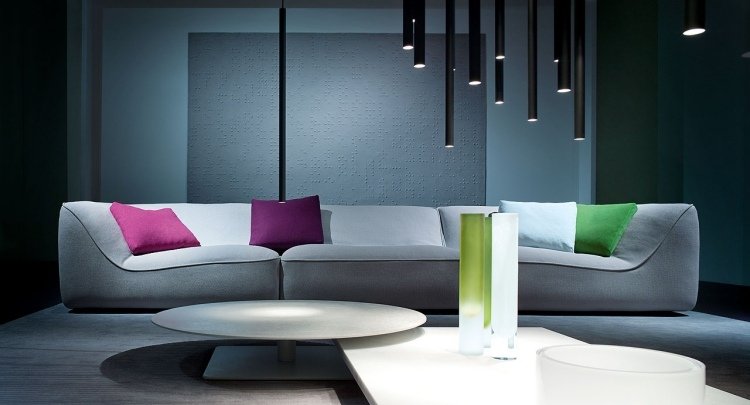 modulär soffa -design-design-grå-kuddar-färgglada-accenter-stora