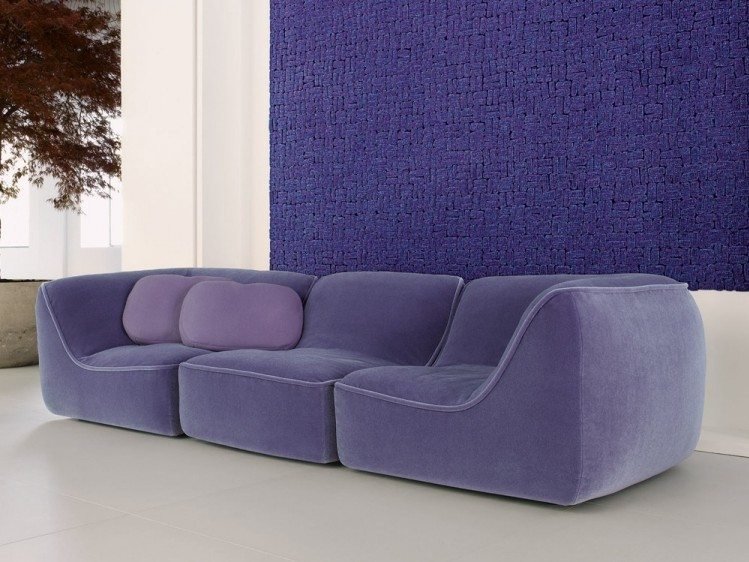 modulär-soffa-design-design-fåtölj-moduler-lila-kuddar-enkla