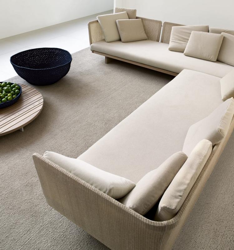 modulär-soffa-design-beige-armstöd-ryggstöd-klädsel-trä-konstruktion