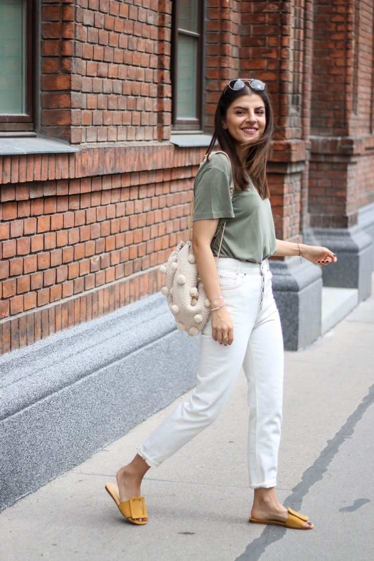 vita mamma jeans kombinerar sommaroutfit idéer kvinnor