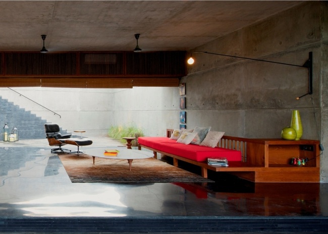 Betong fritidshus natursten golv Bauhaus möbler design retro