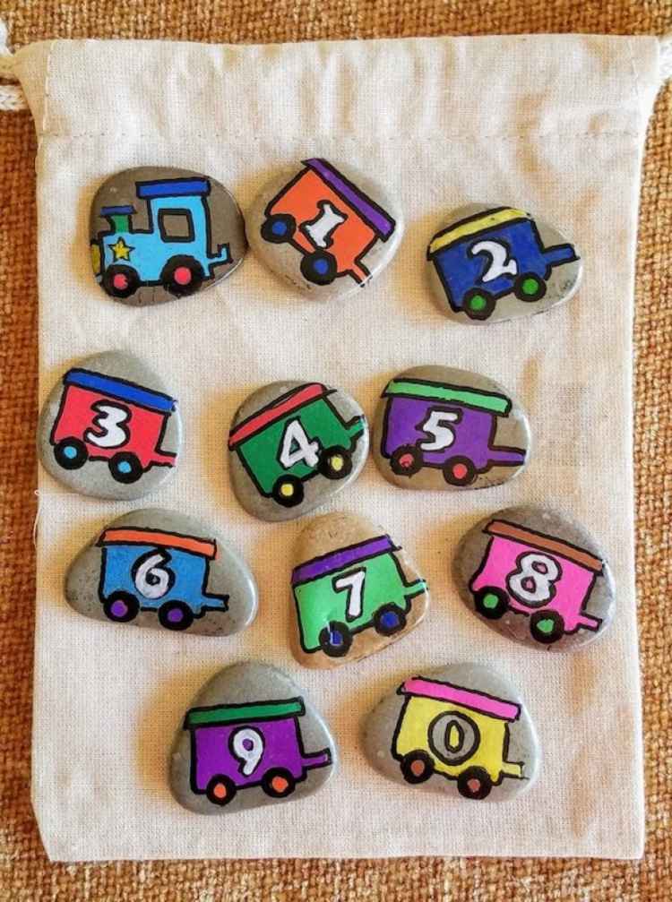 Idé för spel från Montessoripedagogik - lära sig räkna vagnar med siffror