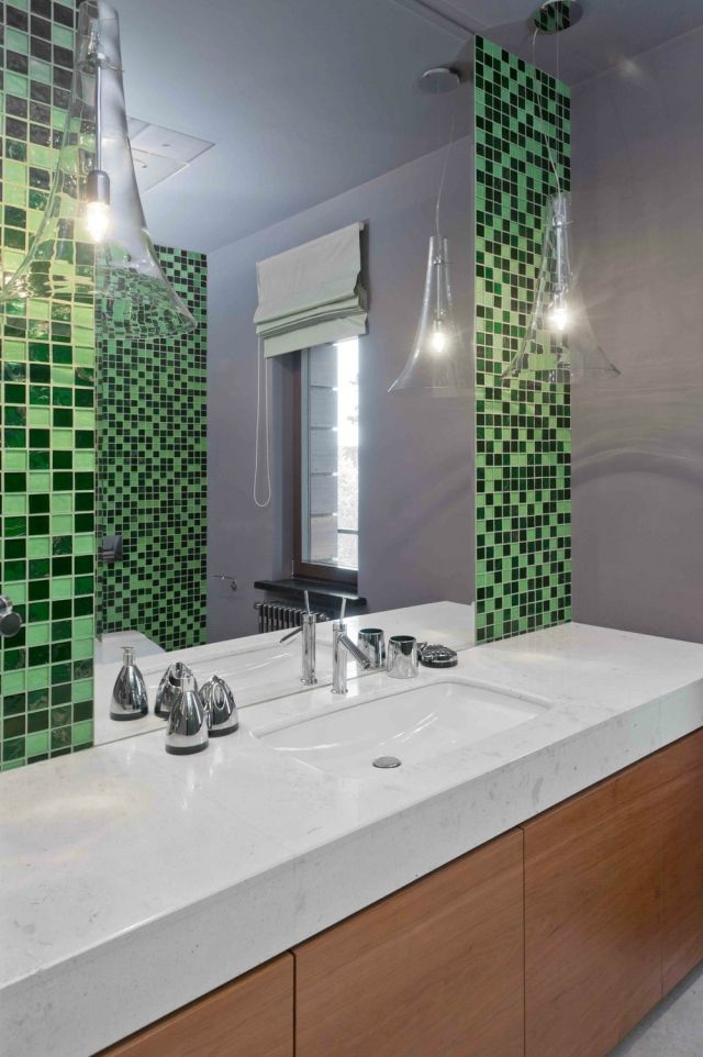 badrum-vägg-mosaik-kakel-grönt
