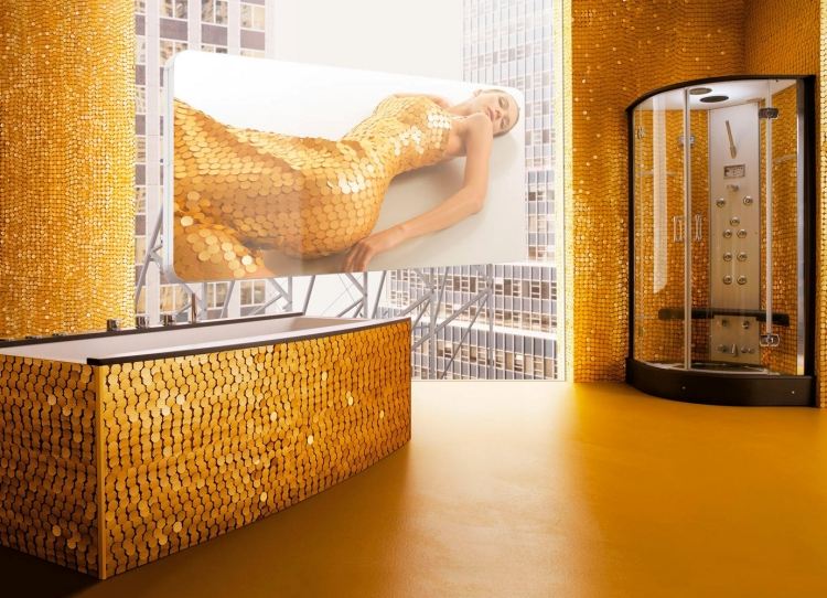 mosaikplattor-badrum-guld-badkar-duschkabin-bild-lyx-guldpläterad-glänsande