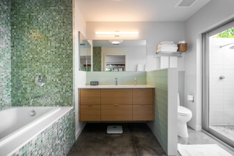 Mosaik-kakel-grönt-trä-skåp-betong-golv