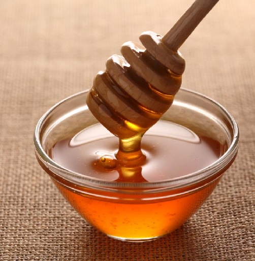 το μέλι θεραπεύει τον βήχα και το κρυολόγημα