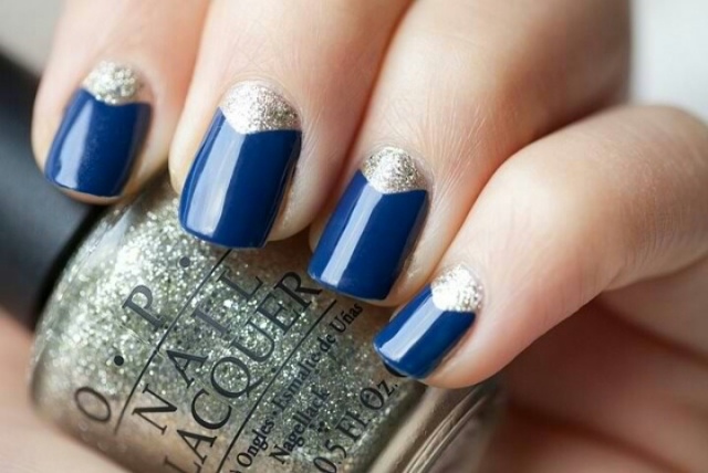 vinter-nagel-design-mörk-blå-nagellack-silver-glitter