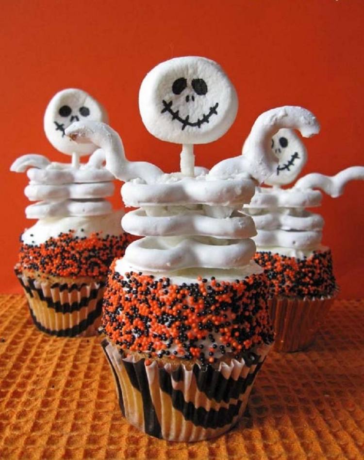 muffins-idéer-socker-strössel-skelett-cupcake