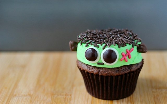 Cupcakes-för-Halloween-gröna-det-designer