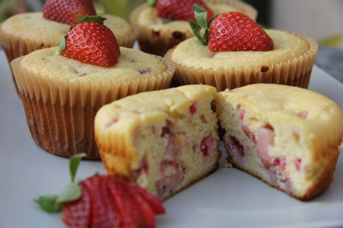 underbara-muffins-med-jordgubbar