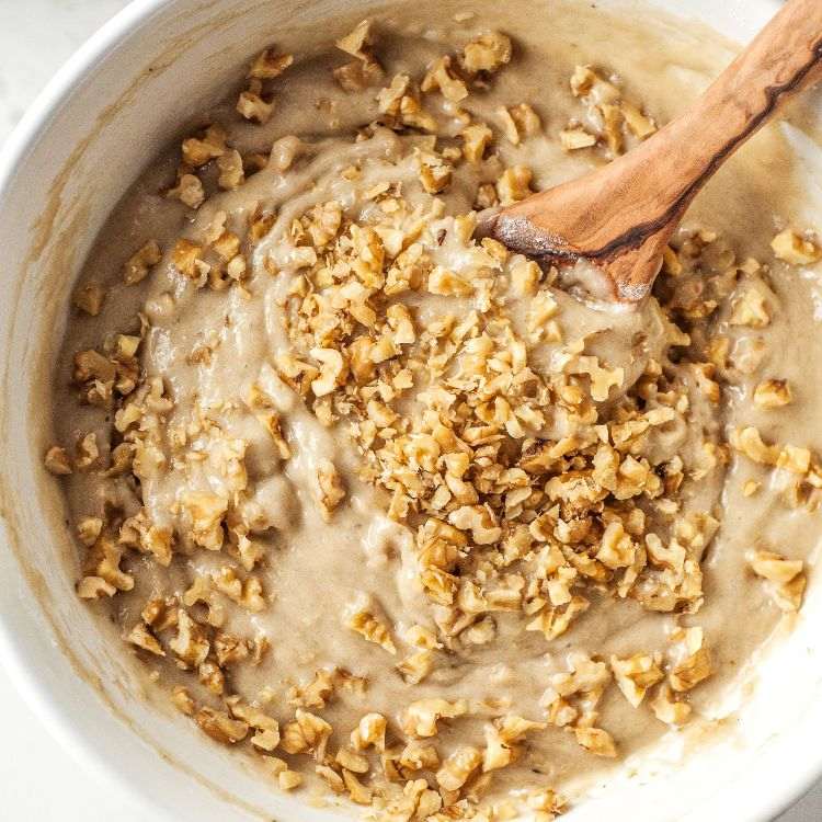 Gör muffins utan ägg och mjölk vegan valnötter bananer