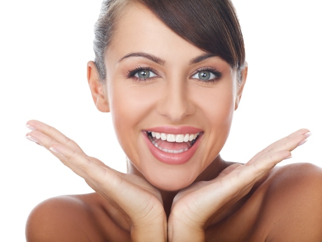 Dålig andedräkt problem kvinna perfekt munhygien tandvård resultat