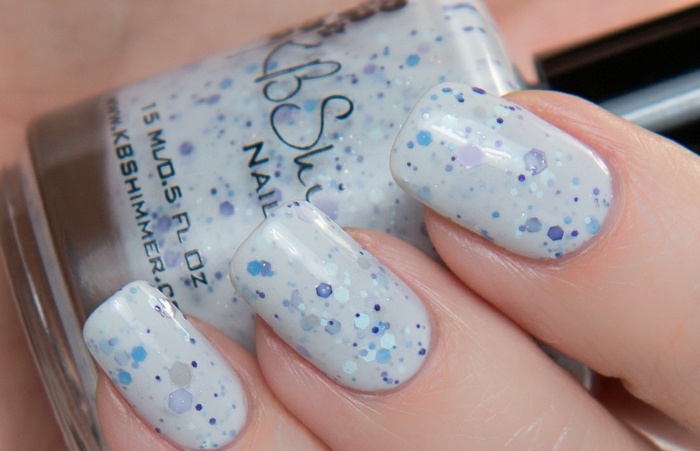 idé naglar design vanligt vitt glitter ljusblått