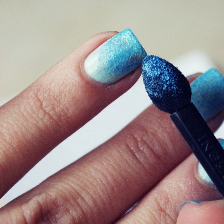 nageldesign ögonskugga applikator ombre effekt