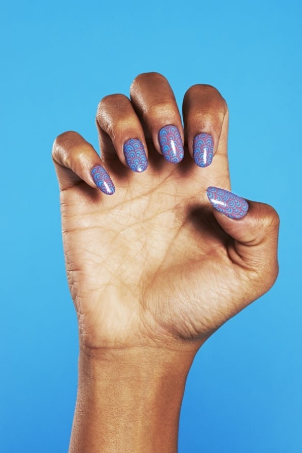 nageldesign-akvarell-basrock-nagel-dekorationer-lila-diy