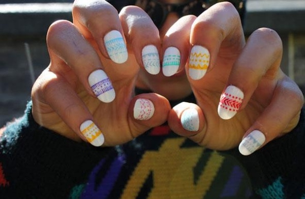 påskägg-nagellack-design-med-galna-mönster