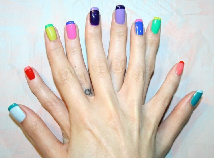 nageldesign-kort-naglar-sommar-fransk-manikyr-ljusa färger