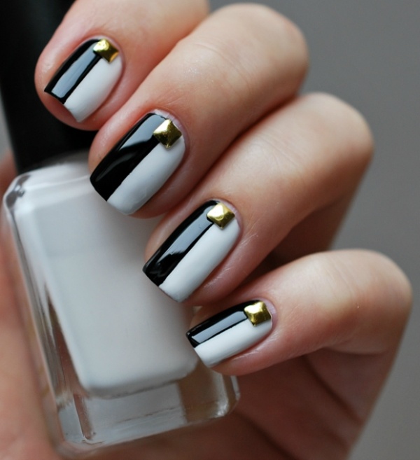 trender-nagellack-design-elegant-gel-naglar-svart-vit-blank