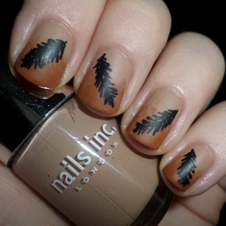 nageldesign-idéer-lyft-matt-blaetter-beige-brun