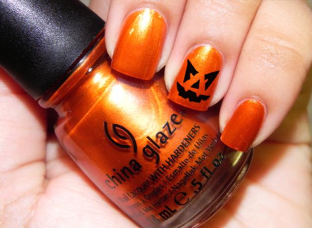 halloween nageldesign orange nagellack pumpa ansikte