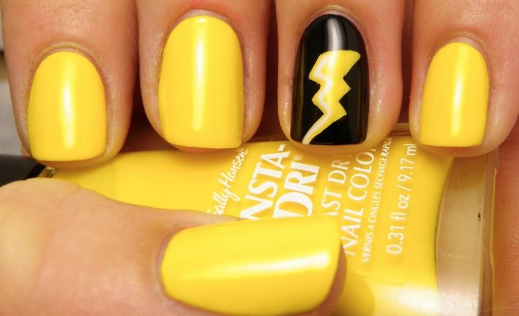 nageldesign-gul-blixt-bild-skimmer-nagellack-vård