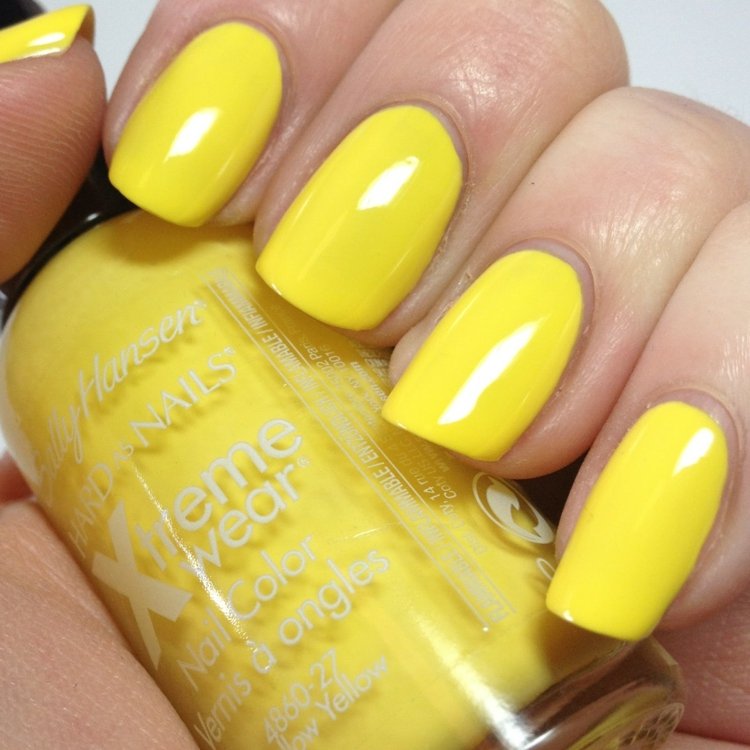 nageldesign-gul-enkel-idé-monokrom-humör-positiv