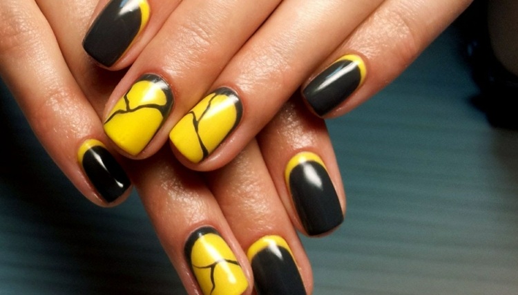 nageldesign-gul-svart-original-mönster-inspiration-damer