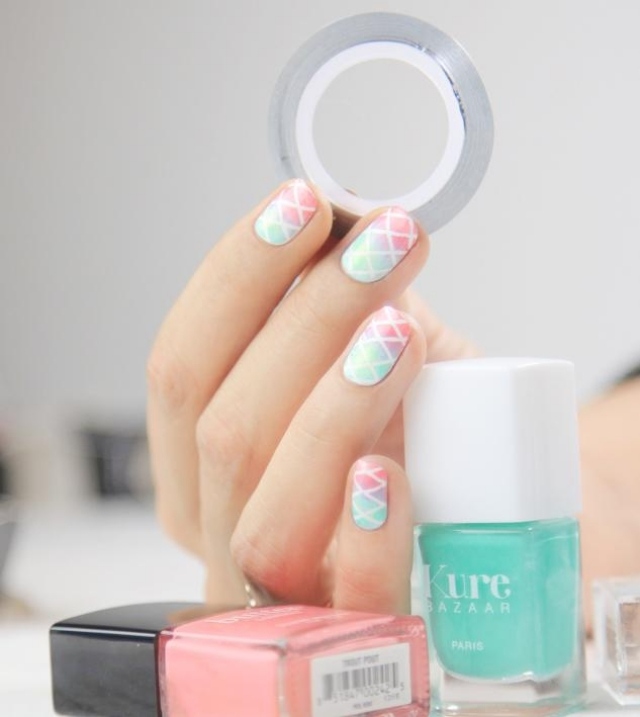 nagellack-sommar-pastellfärger-rosa-mint