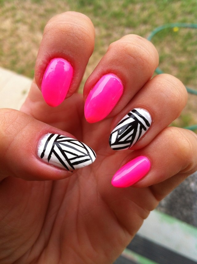 nageldesign-sommar-neon-rosa-svart-vit-aztec-motiv