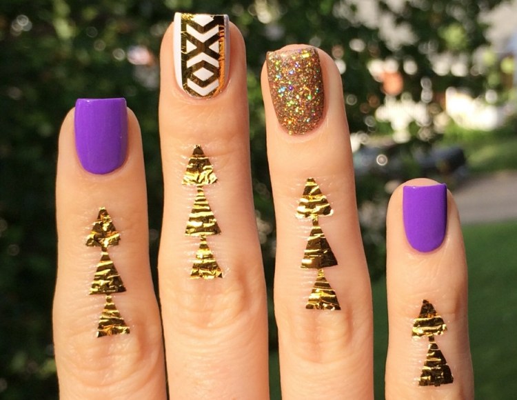 trend 2016 nageldesign finger dekoration guld trianglar glitter lack