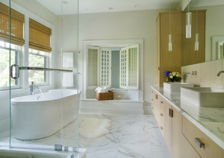 natursten golv-interiör-marmor-vit-skåp-ljus-trä