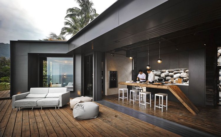 terrass-modernt-hus-arkitektur-trägolvbrädor-lounge-lyx-utomhus-kök