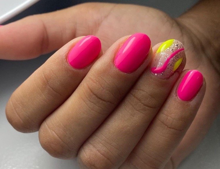 korta neon naglar i rosa med glitter