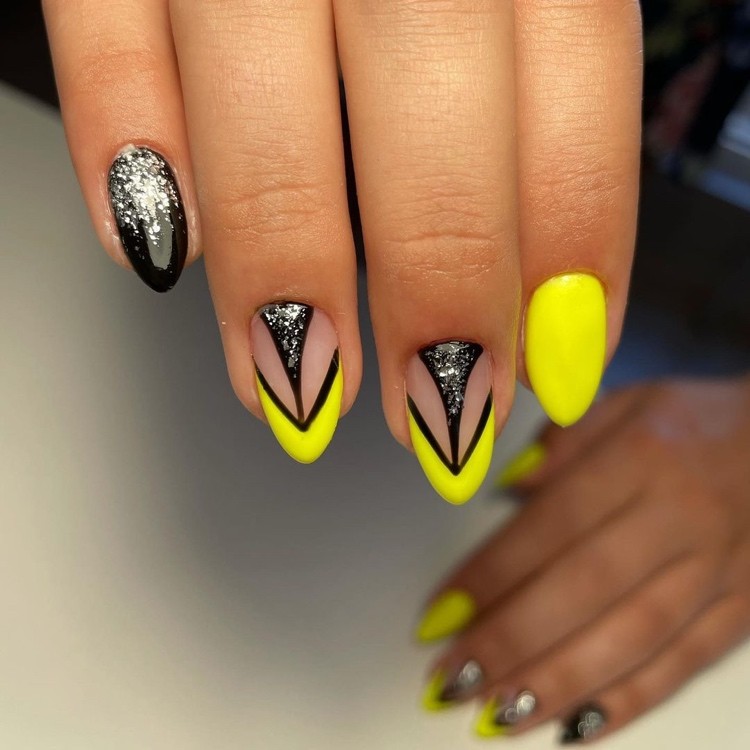 neon naglar med glitter svart och gult