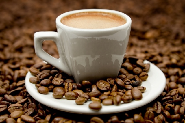 Den hälsosamma effekten av kaffe-bönor porslin kaffekopp design tallrik