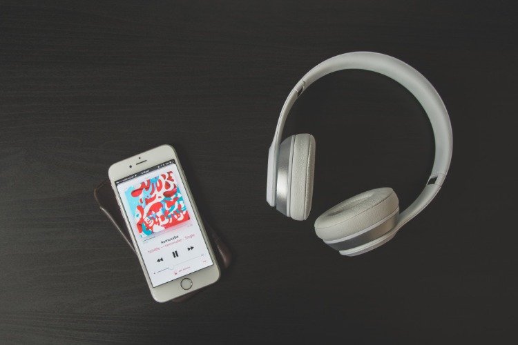 mobila enheter med bluetooth -funktioner för att lyssna på musik